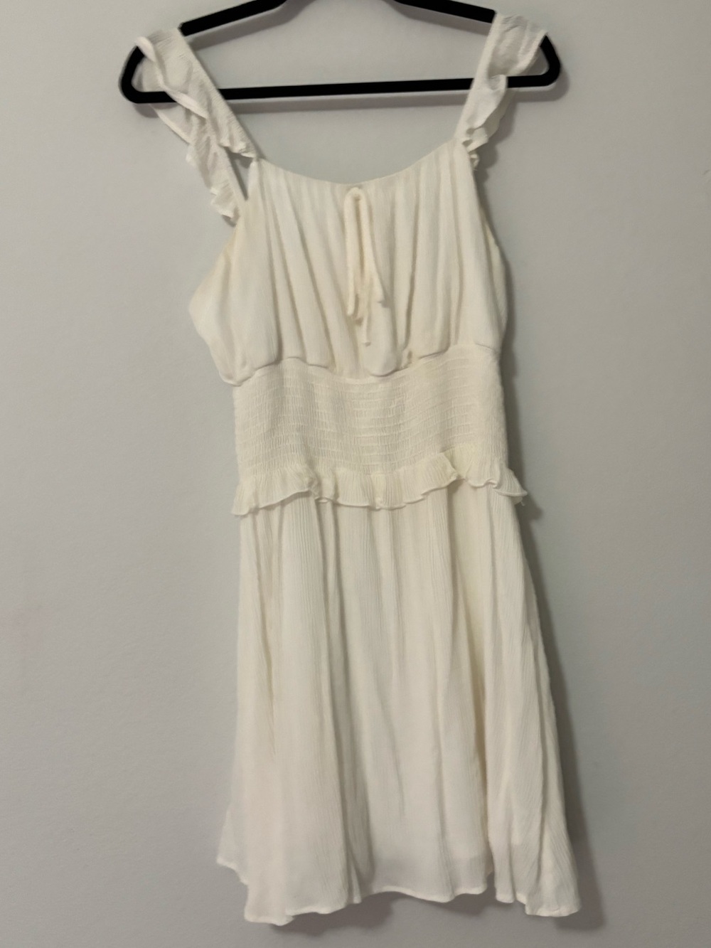 🤍 Altar'd State White Smocked Ruffle Dress — Sz L 🤍